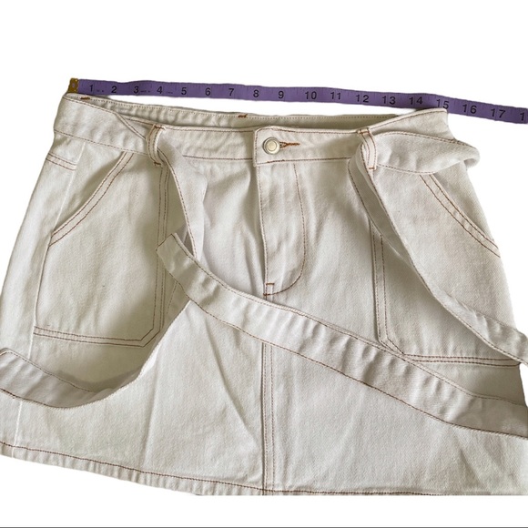 NWOT Lulu’s Beeler White Belted Denim Mini Skirt - Picture 12 of 15